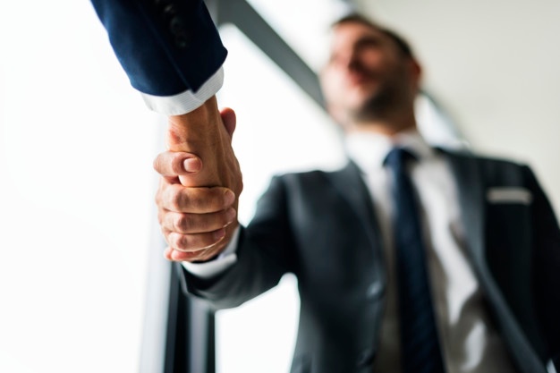 Boss gmbh anteile kaufen+steuer kann gesellschaft haus kaufen büromöbel leasing Boss Anteilskauf Geld verdienen mit Gmbhs